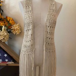 Buckle Daytrip Crochet Vest medium